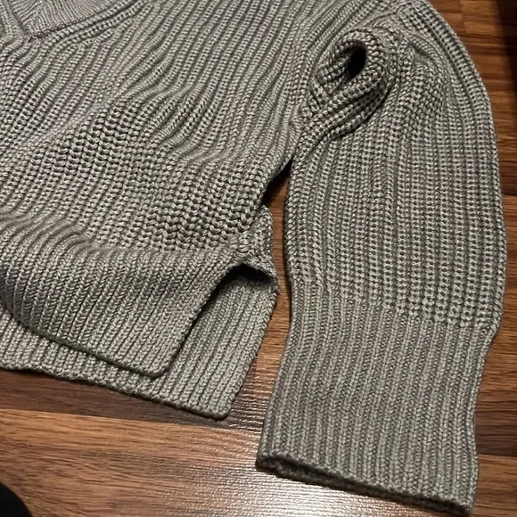 ABERCROMBIESLOUCHY V-Neck Sweater