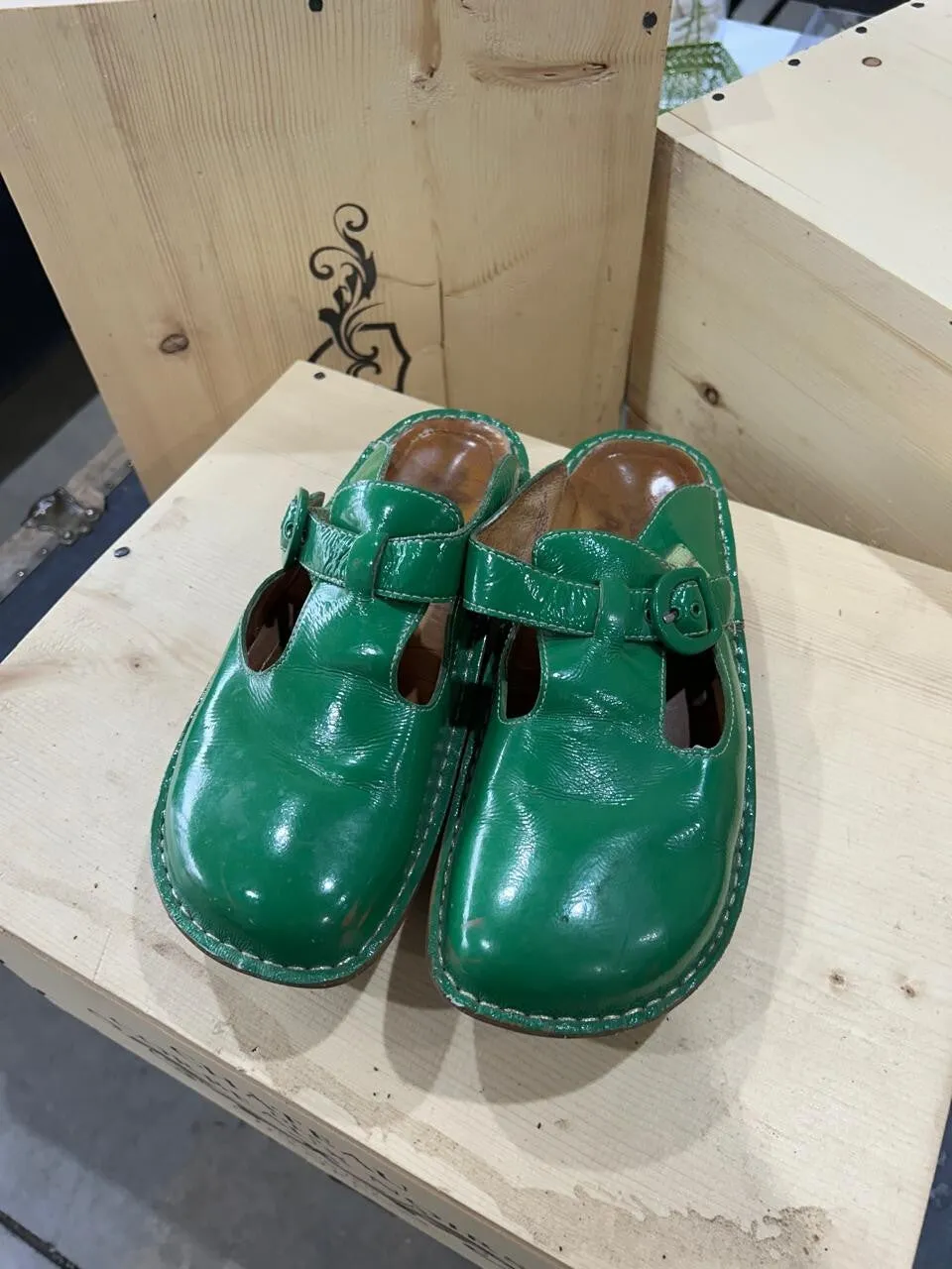 Alegria Clogs By PG Lite Women's size 9 Color Green