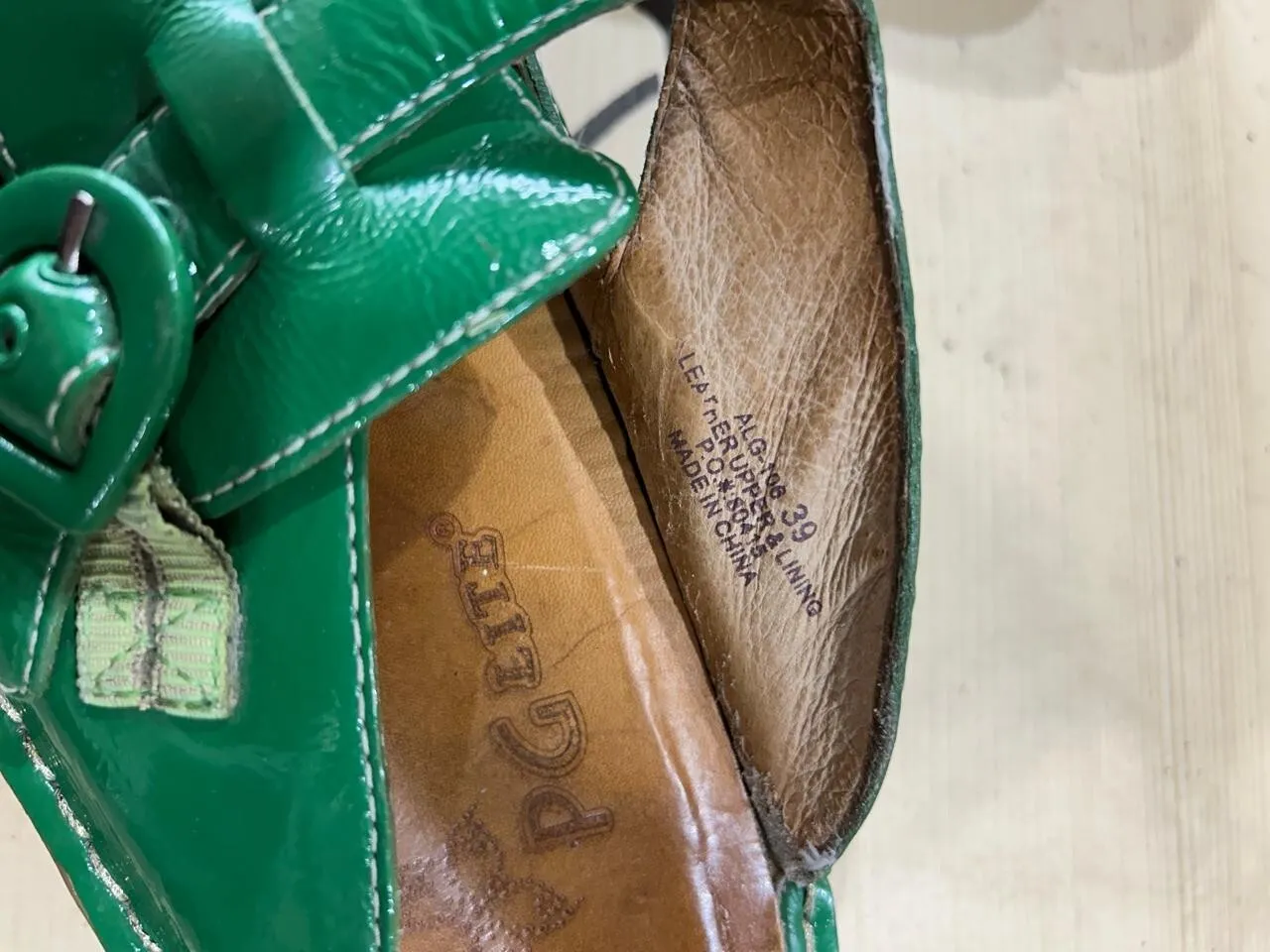 Alegria Clogs By PG Lite Women's size 9 Color Green