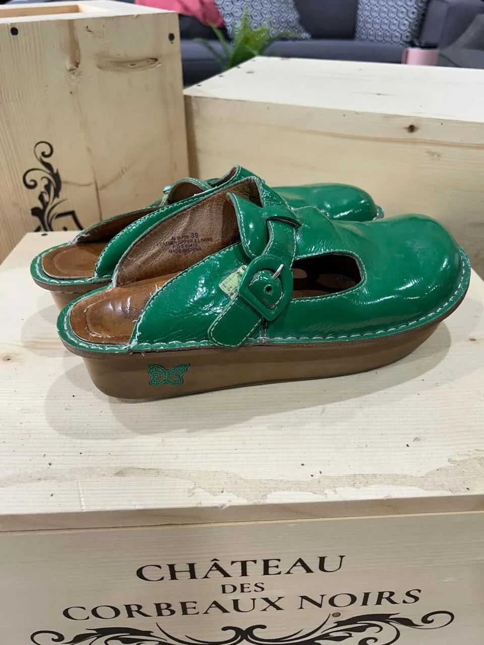 Alegria Clogs By PG Lite Women's size 9 Color Green