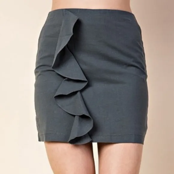 🌪CASCADE DETAILED RUFFLE MINI SKIRT🌪