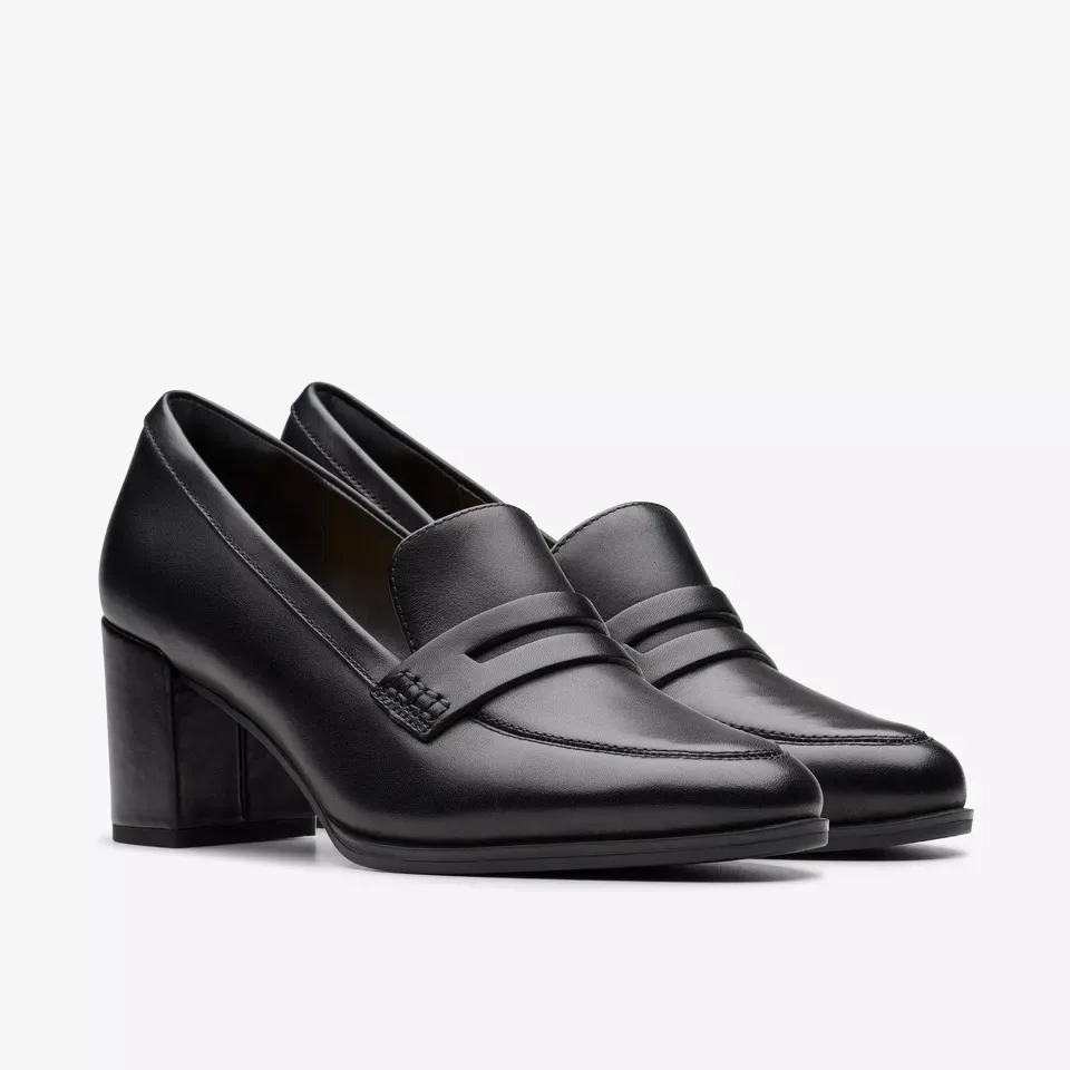 Clarks Women's Freva55 Edge Black Leather