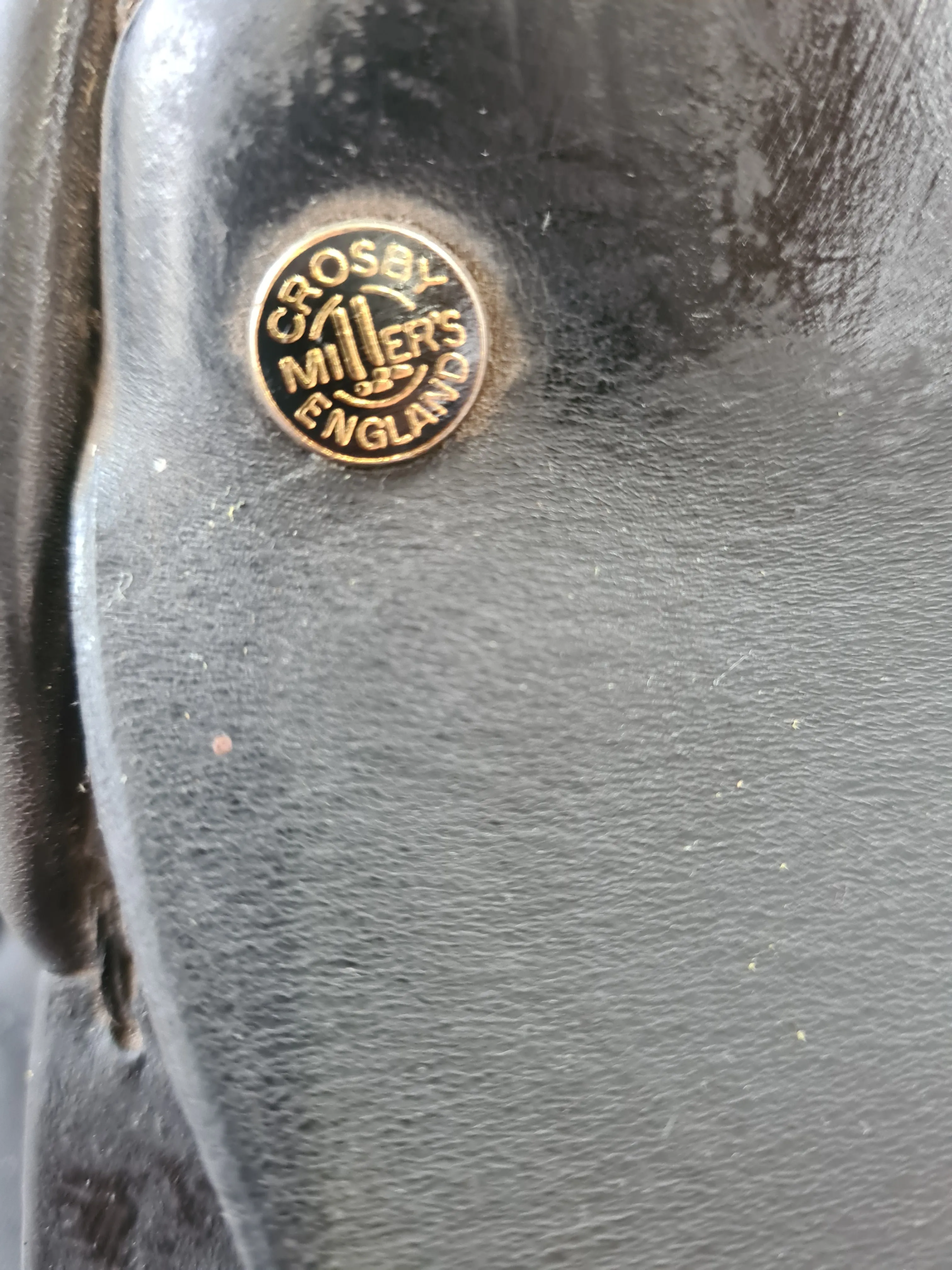 Crosby 17.5" leather GP medium Wide saddle