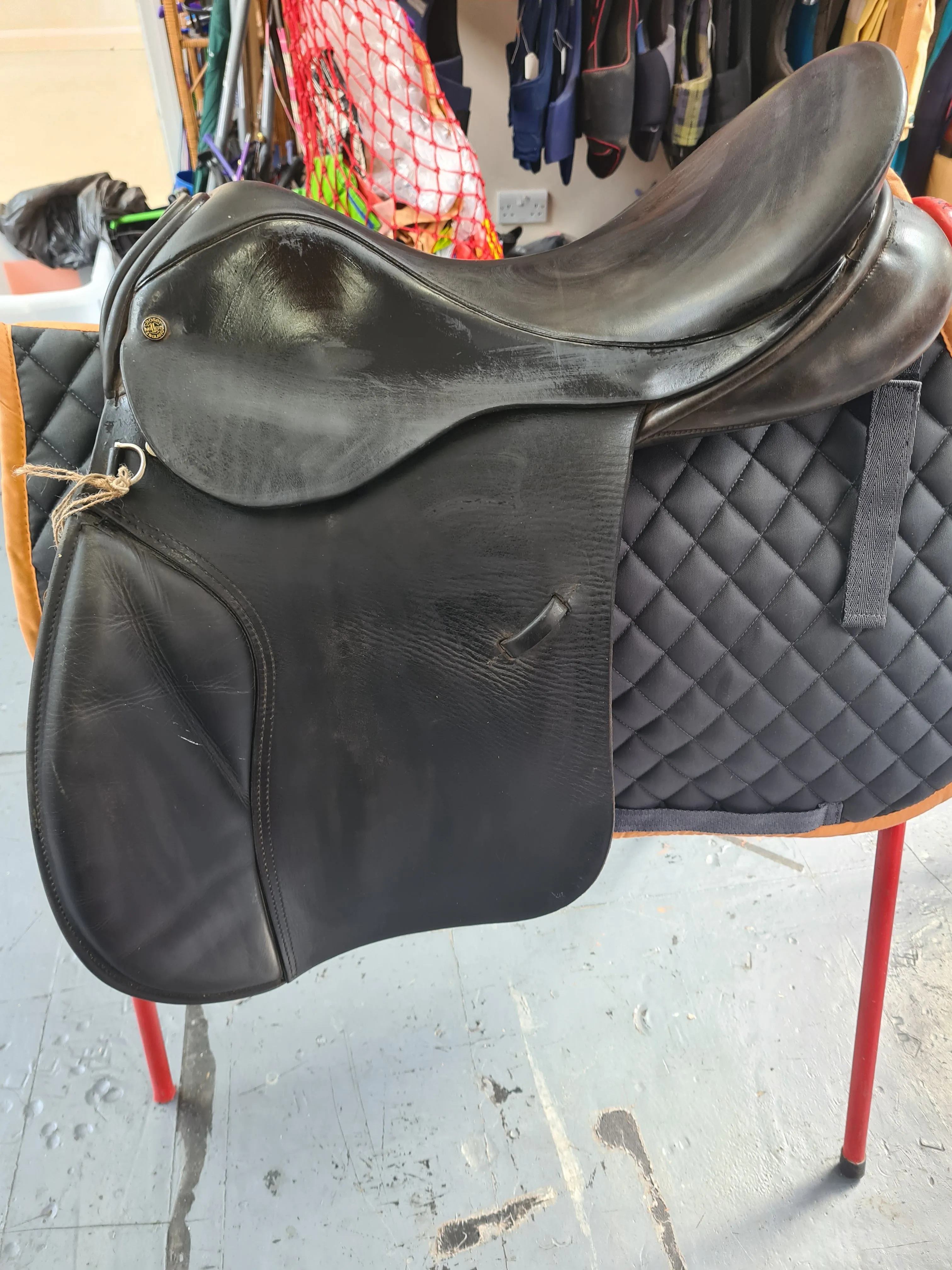 Crosby 17.5" leather GP medium Wide saddle
