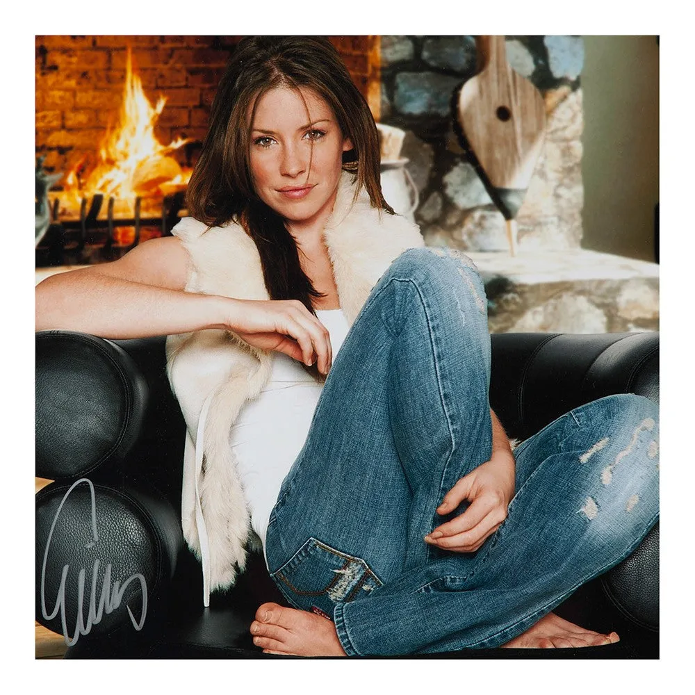 Evangeline Lilly Autographed Cool & Comfy 16 x 20