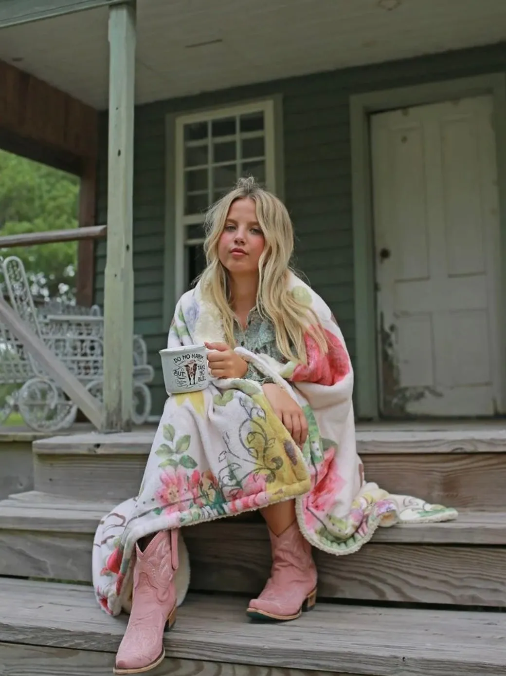 JG Sherpa Throw Blankets
