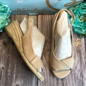 LIFESTRIDE Socialite Taupe Espadrilles 6.5M
