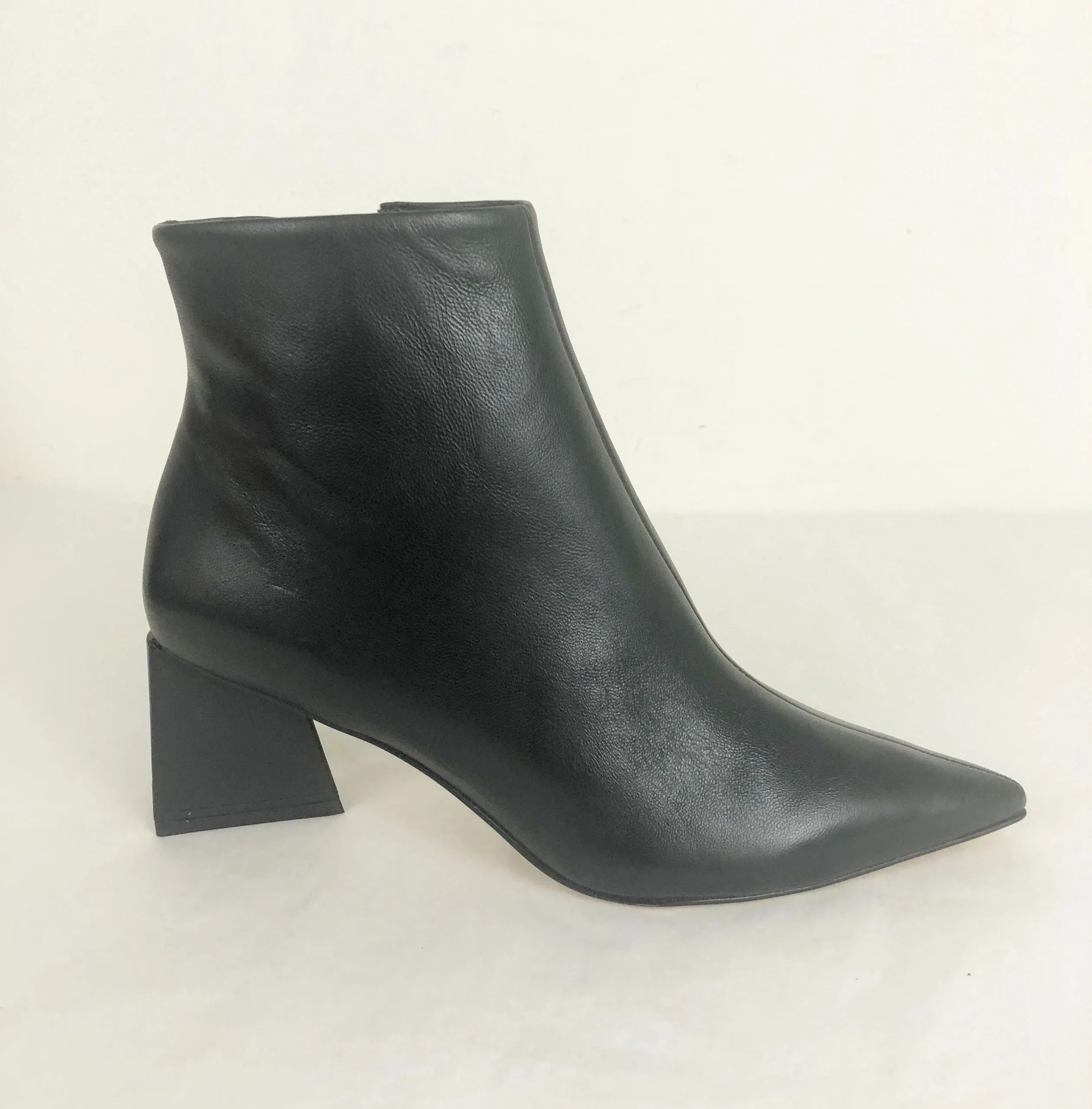 NEW Bootie Size 7