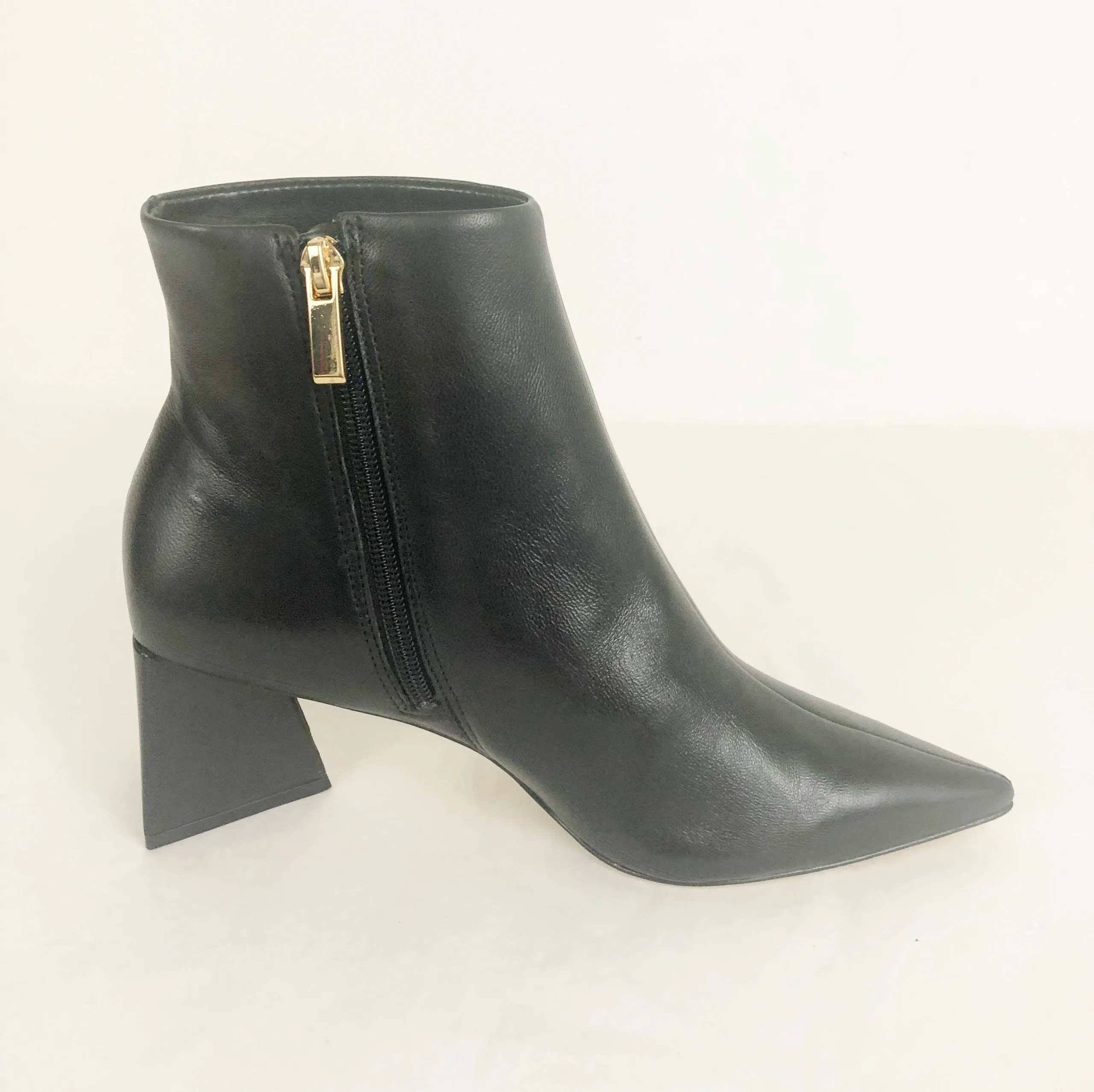 NEW Bootie Size 7