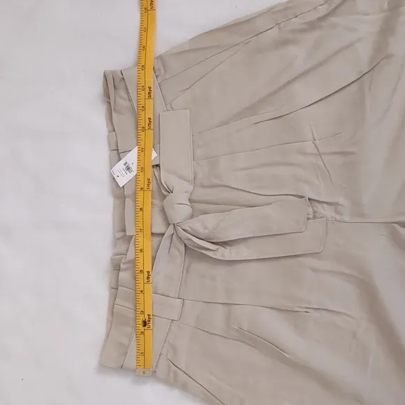 New BR High Waist Shorts Size 6
