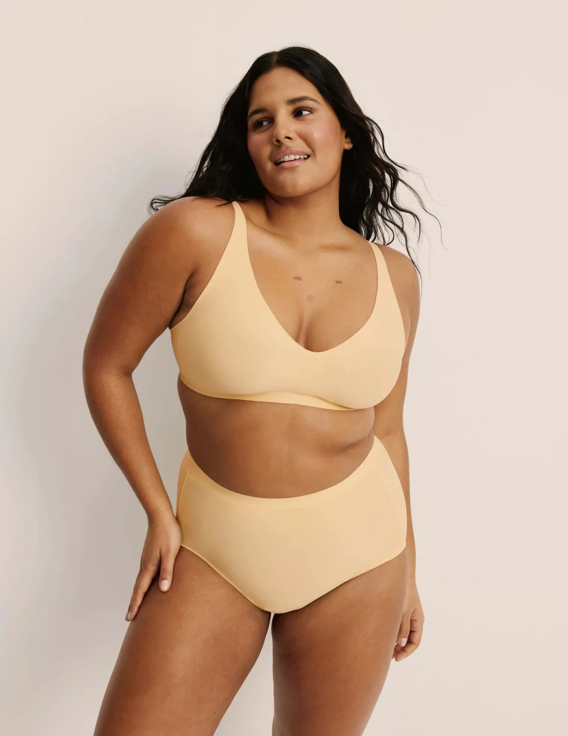 Revolution V-Neck Bra