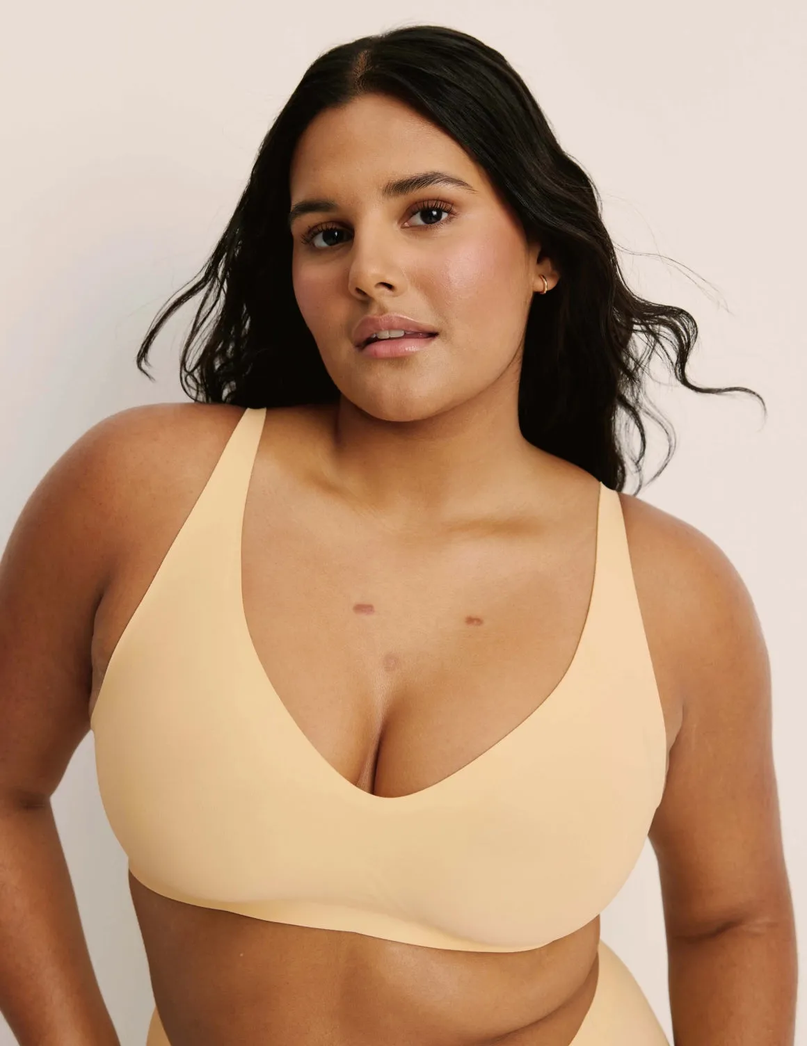Revolution V-Neck Bra