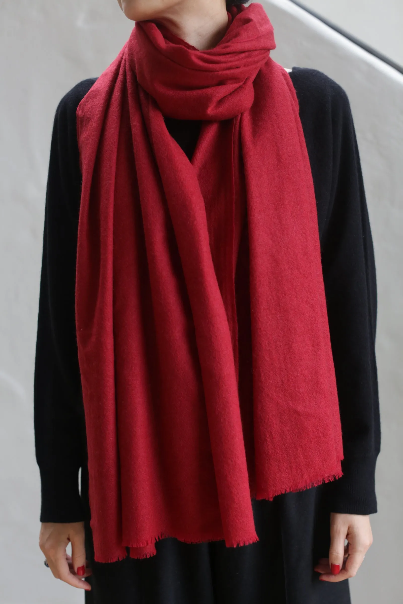 Tissue Weight Cashmere Scarf | Red