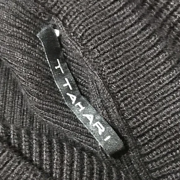 TTAHARI size XL